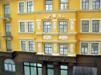 Ein Detail am Hanshahaus: Der Erker mit den nun eingesetzten Fenstern.
