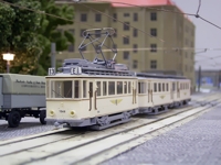 Ein Straßenbahnzug der 60er Jahre am Dreyßigplatz in Mickten
