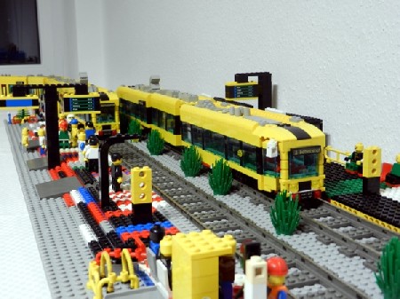 Modellbau einmal anders: Straßenbahnmodelle aus Legosteinen