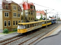 Kurz vor dem Straßenbahnhof Klotzsche wurde dieser Straßenbahnzug fotografiert.