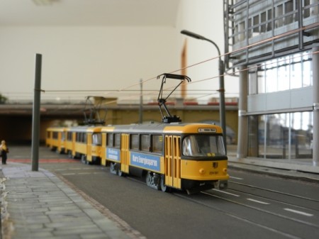 Ein reiner Tatra Großzug auf der Linie 3 am Bahnhof Mitte.
