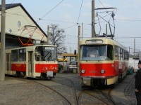 Zwei Tatragenerationen aus den Jahren 1967 und 1988 nebeneinander