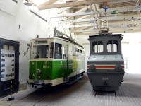 Meterspur: Lockwitztalbahnwagen und Werkslok