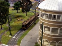Ein Berliner Gelenkwagen in einem Straßenbahnmuseum