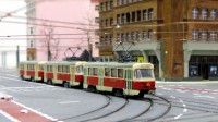 Rumpelnd überquerte der Tatrazug die Gleiskreuzung.