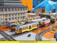 Ein Hingucker: Straßenbahnen aus Lego.