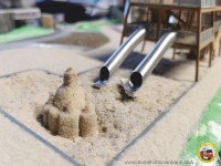 Eine hübsche Sandburg entstand im Sandkasten.