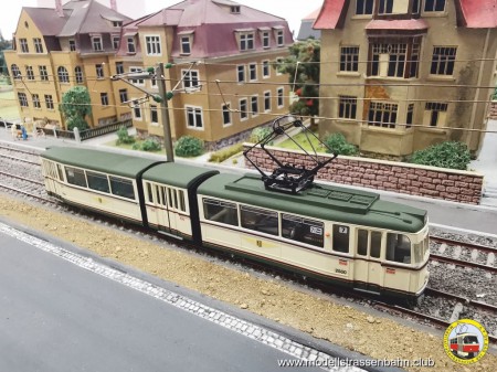Der Gro&szlig;raumwagen auf dem Weg nach Weixdorf.